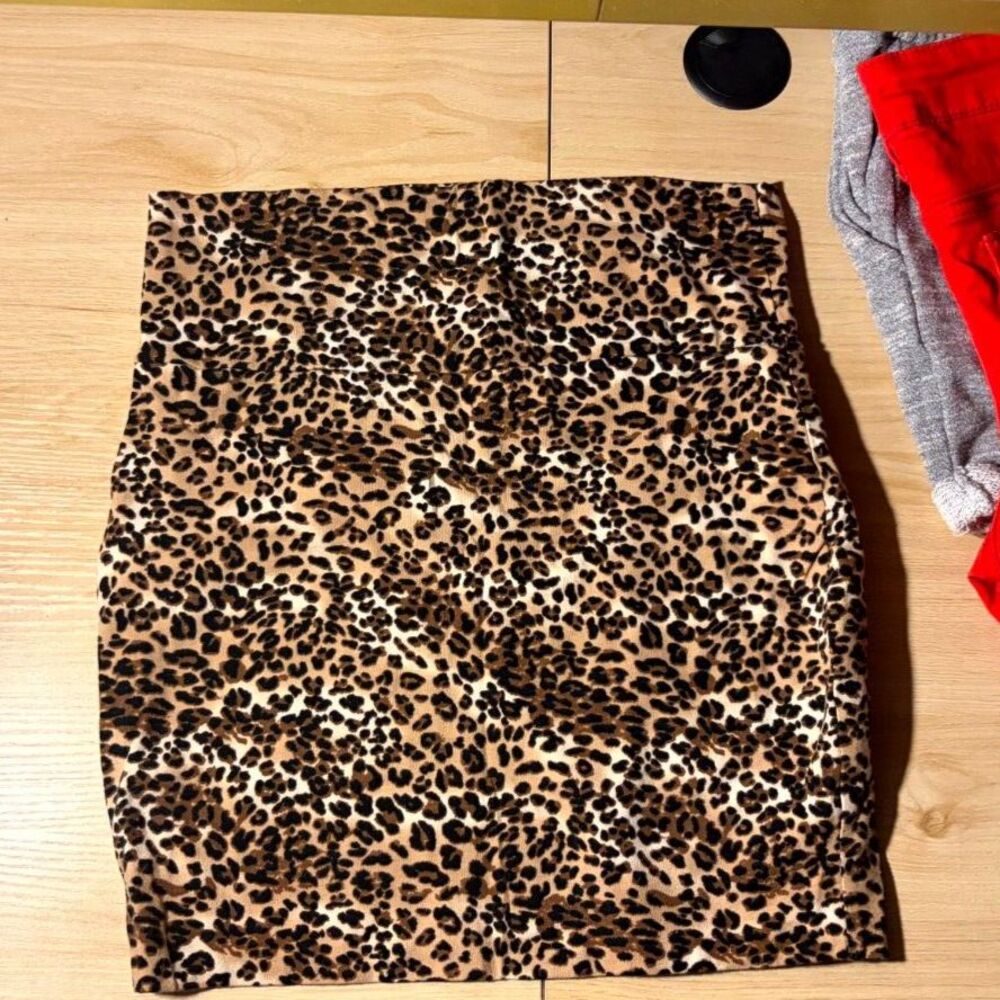 cheetah print skirt size medium